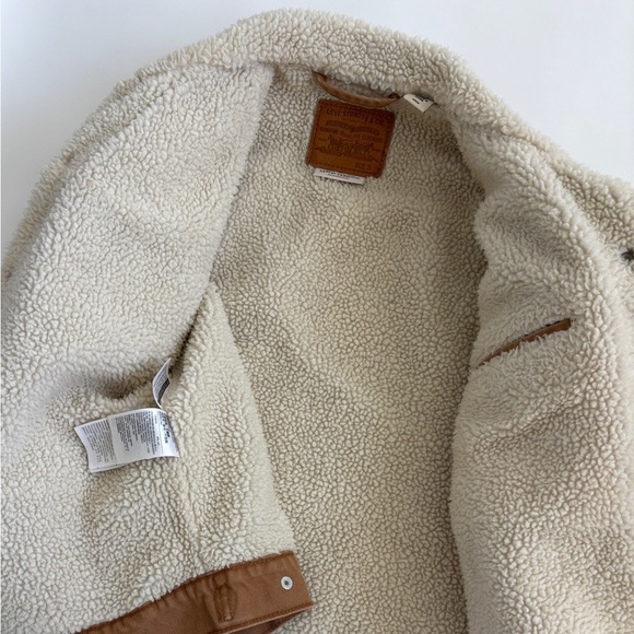 Levi’s Type III Sherpa Trucker Jacket. Desert boots canvas - Picture 2 of 6